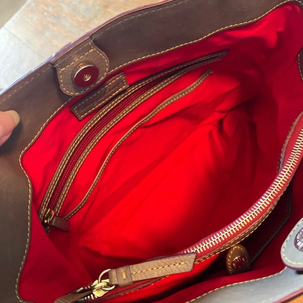 Dooney & Bourke CHELSEA Tote Taupe - Picture 6 of 6